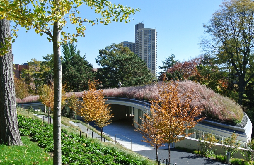 Brooklyn Botanic Garden Visitor Center / Weiss/Manfredi